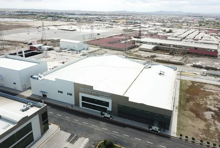 Ilham Aliyev, Mehriban Aliyeva inaugurate face mask factory