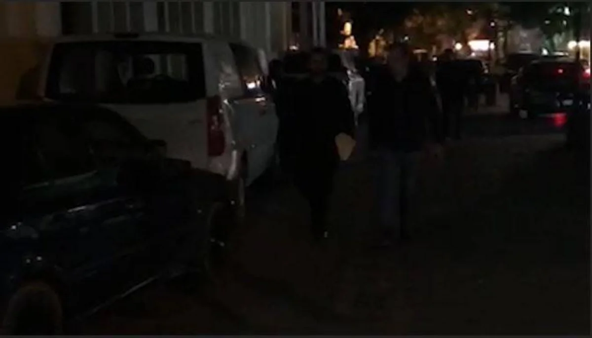 Bakıda avtomobillərin piyada səkilərini zəbt etməsi problemi hələ də həll olunmayıb - VİDEO