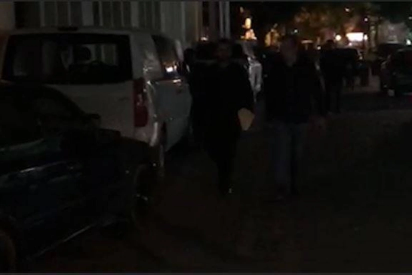 Bakıda avtomobillərin piyada səkilərini zəbt etməsi problemi hələ də həll olunmayıb - VİDEO