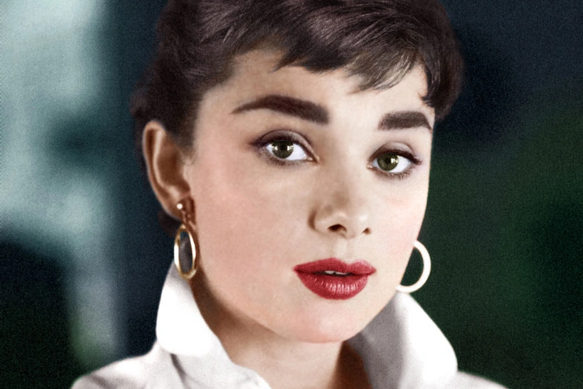 Unseen Audrey Hepburn letters up for auction