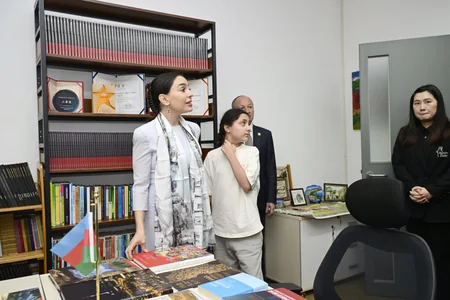 Leyla Aliyeva meets with students of Beijing Foreign Studies University