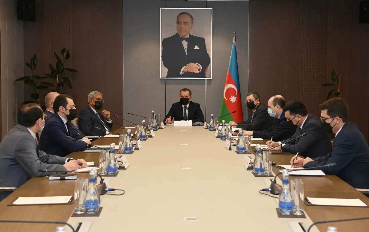 Azərbaycanın xarici siyasətinin inkişaf istiqamətləri müzakirə olunub
