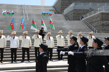 Azərbaycanda xidmətə yeni qəbul olunmuş gömrükçülər and içib