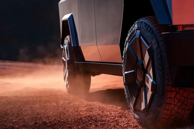Tesla отзывает до 700 тыс. автомобилей из-за неисправности системы контроля давления в шинах