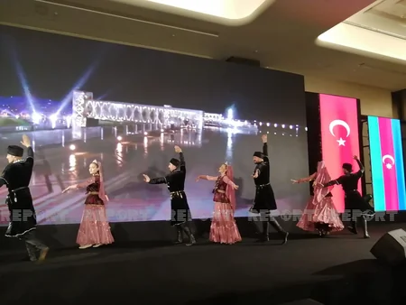 İstanbulda Azərbaycanın Müstəqillik Günü münasibətilə təntənəli mərasim keçirilib