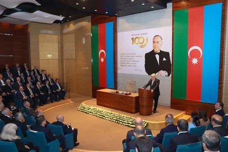 Maliyyə Nazirliyində Heydər Əliyevin 100 illik yubileyi qeyd olunub