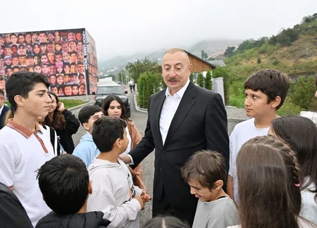 İlham Əliyev və Mehriban Əliyeva “Laçın Şəhəri Günü” bayram şənliklərində iştirak ediblər - YENİLƏNİB