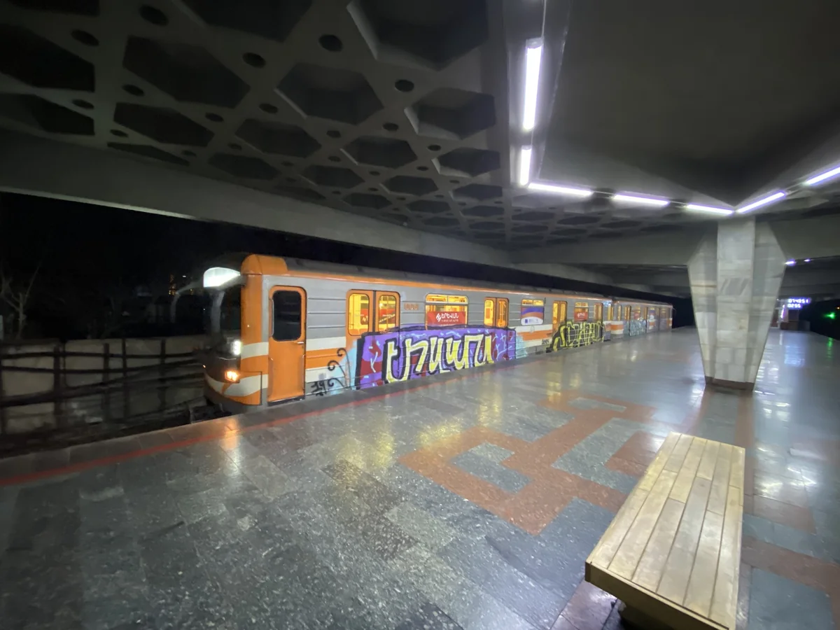 Yerevan metropoliteni işini bərpa edib