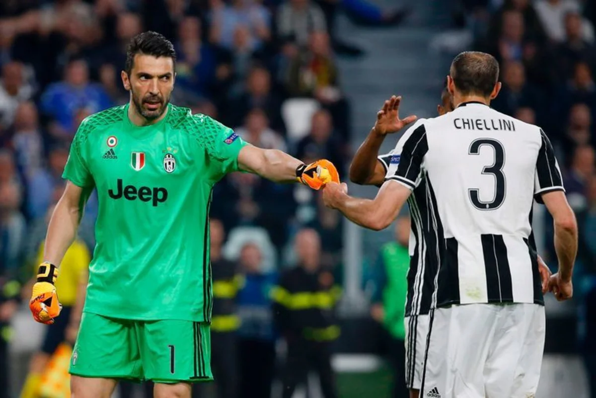 Canluici Buffon daha bir il Yuventusda çıxış edəcək