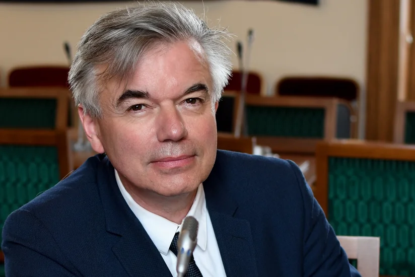 Alən Uper Fransa Senatının prezidentini erməni yalanlarına aldanmamağa çağırıb