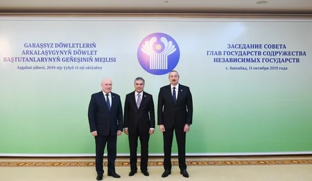 President Ilham Aliyev met with President of Turkmenistan in Ashgabat