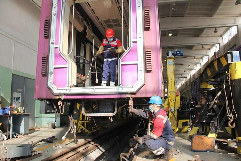 Azərbaycanlı mütəxəssislər ilk dəfə yeni nəsil metro qatarlarını təmir edəcək