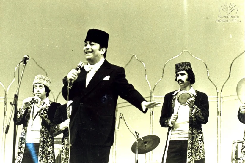 Cəvahirləl Nehru Rəşid Behbudovdan nə soruşmuşdu?