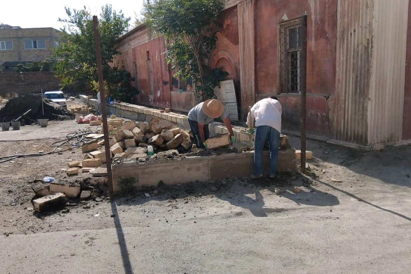 Gəncə Dövlət Filarmoniyasının kamera zalının ərazisində qanunsuz tikinti işlərinin qarşısı alınıb