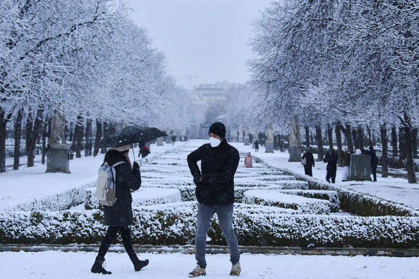Filomena snow storm collapses Madrid