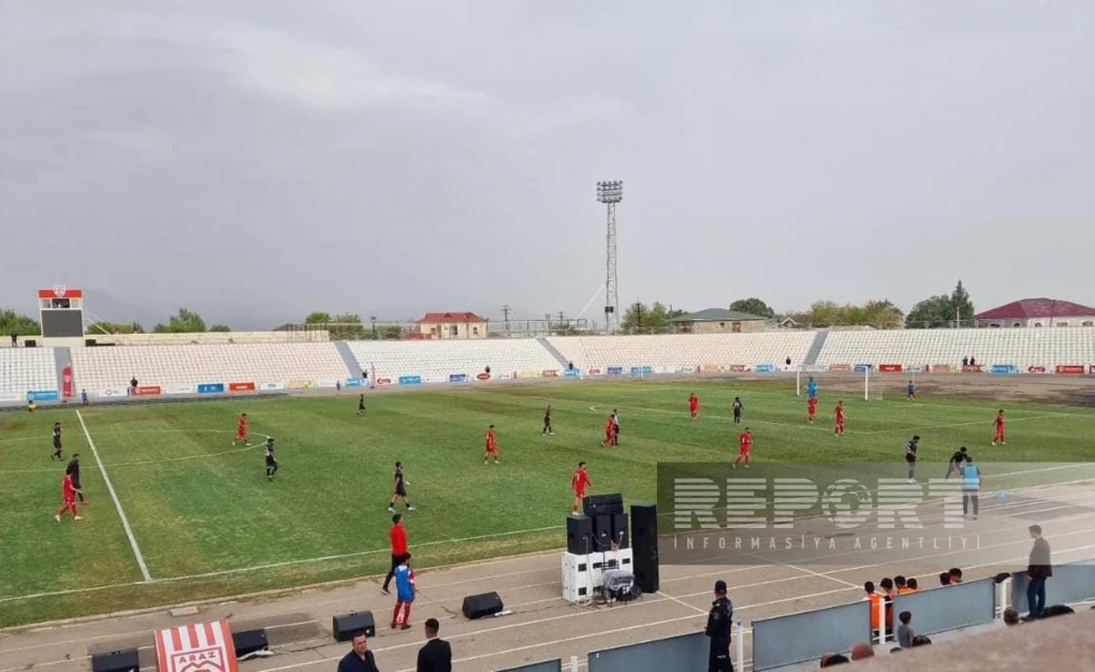 I Divizionun çempionu Araz-Naxçıvana kubok və medallar təqdim edilib - YENİLƏNİB