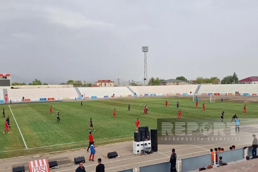 I Divizionun çempionu Araz-Naxçıvana kubok və medallar təqdim edilib - YENİLƏNİB