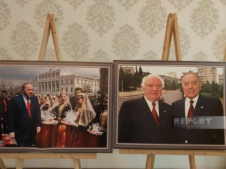 Gürcüstanda Heydər Əliyevin 100 illik yubileyinə həsr olunmuş fotosərgi açılıb