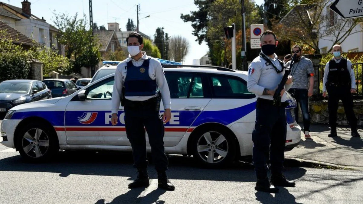 Fransada polis əməkdaşı narkotacirlərə qarşı əməliyyat zamanı öldürülüb