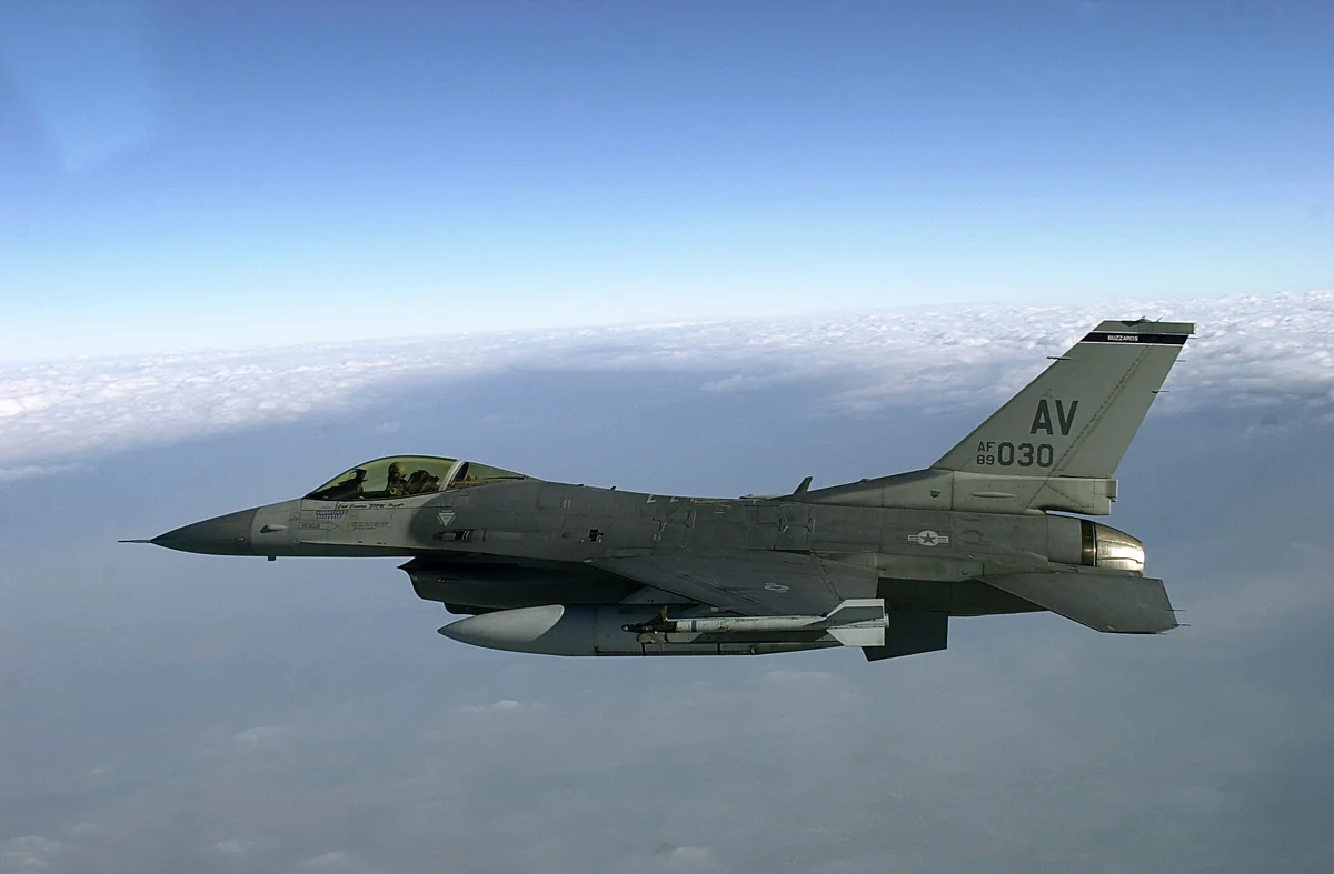 Ukraine to forgo F-16 fighter jets in summer counteroffensive: defense minister 
