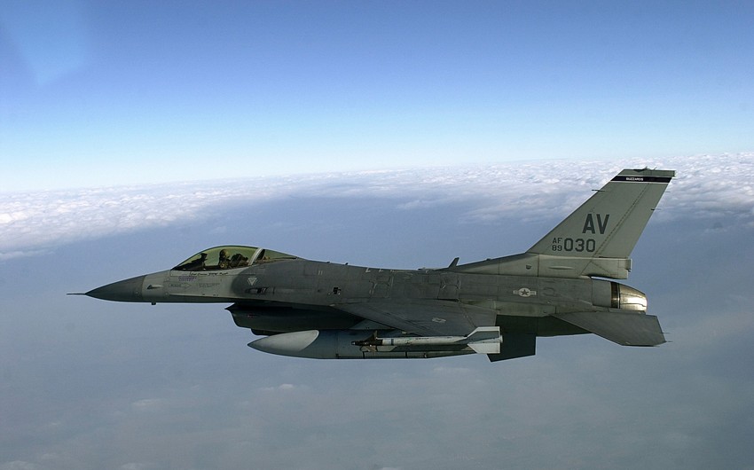 Ukraynanın müdafiə naziri: Yaydakı əks-hücum əməliyyatında “F-16” qırıcılarından istifadə etməyəcəyik