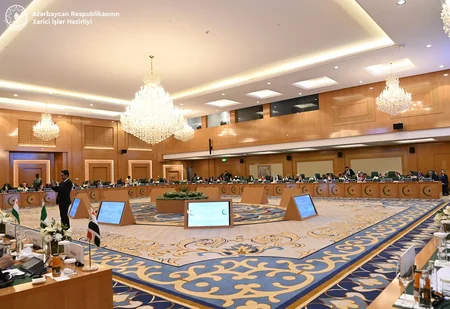 Jeyhun Bayramov adresses OIC extraordinary meeting