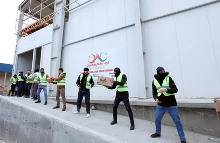 “Qardaş köməyi platforması çərçivəsində toplanmış yardım Türkiyəyə yola salınıb