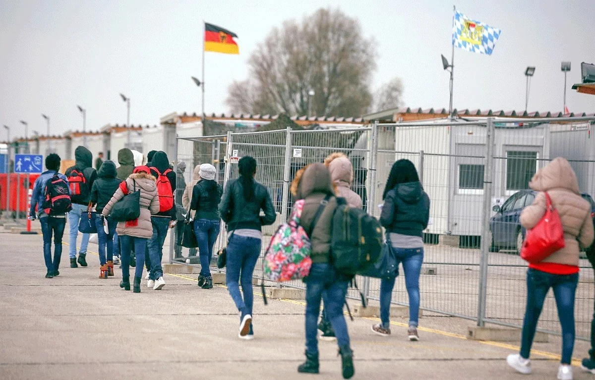 Number of refugees flocking to Germany rises again - STATISTICS