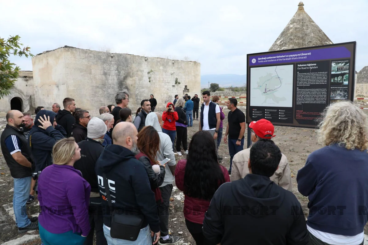 Int'l travellers leave Shusha for Aghdam 