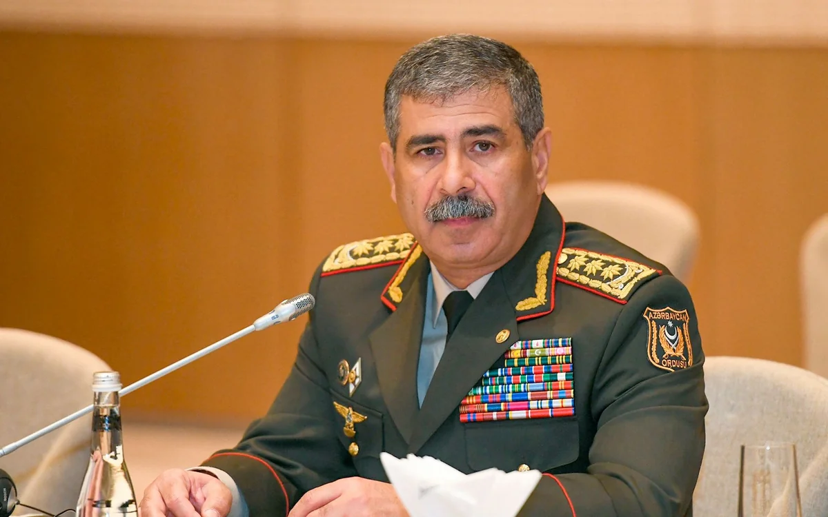 Müdafiə naziri: Azərbaycan Ordusu azad edilmiş ərazilərdə Böyük Qayıdışa töhfələrini verməkdədir