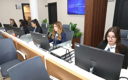 Nazir Anar Əliyev Azərbaycan Həmkarlar İttifaqları Konfederasiyasının yeni mərkəzi ilə tanış olub