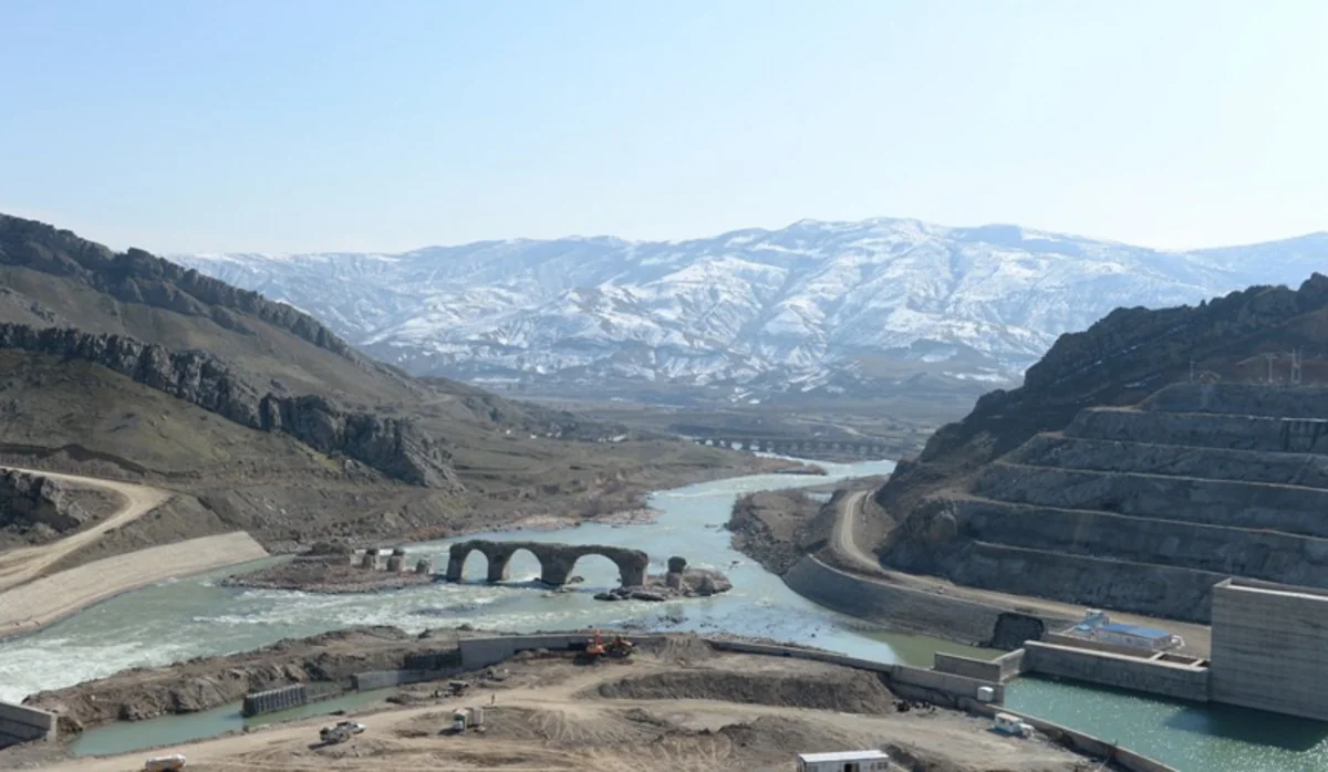 Azərbaycan və İran nazirləri “Xudafərin” və “Qız qalası” hidroqovşaqlarına baş çəkiblər