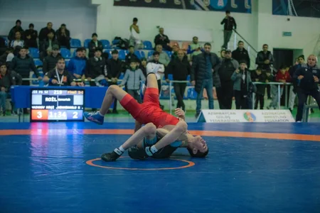 Güləş üzrə Azərbaycan çempionatının ilk günündə 200-ə yaxın idmançı mübarizə aparıb