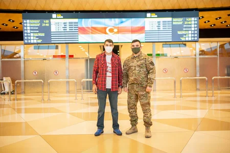 Türkiyəyə göndərilən daha 2 qazimiz sağalaraq Vətənə geri dönüb