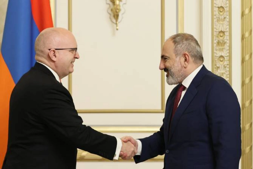 Nikol Pashinyan meets with Philip Reeker