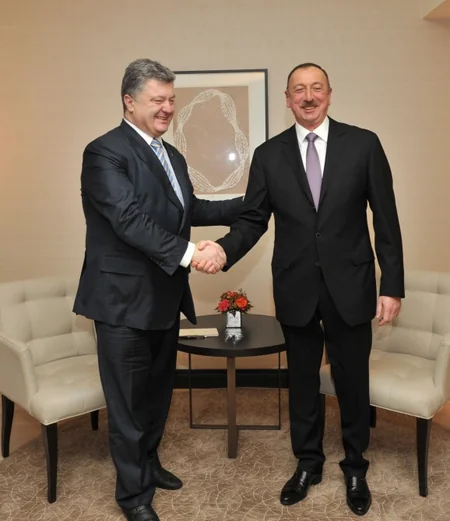 ​Prezident İlham Əliyev ukraynalı həmkarı Pyotr Poroşenko ilə görüşüb