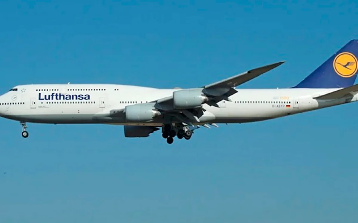 В ходе авиарейса Lufthansa пострадали 11 пассажиров Boeing