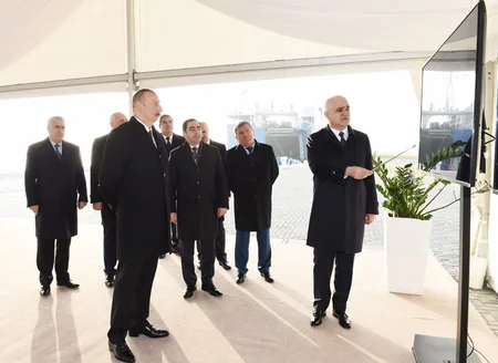 Prezident Bakı Beynəlxalq Dəniz Ticarət Limanı kompleksində RO-RO terminalının açılışında iştirak edib - ƏLAVƏ OLUNUB
