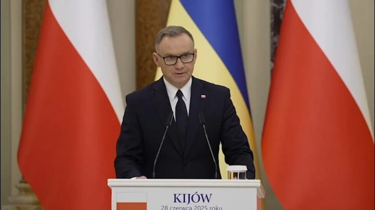 Polşa Prezidenti: Hərbi büdcə artıq proritetdir