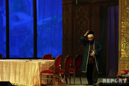 Студенты Бакинской высшей школы нефти исполнили оперетту Не та, так эта - ВИДЕО