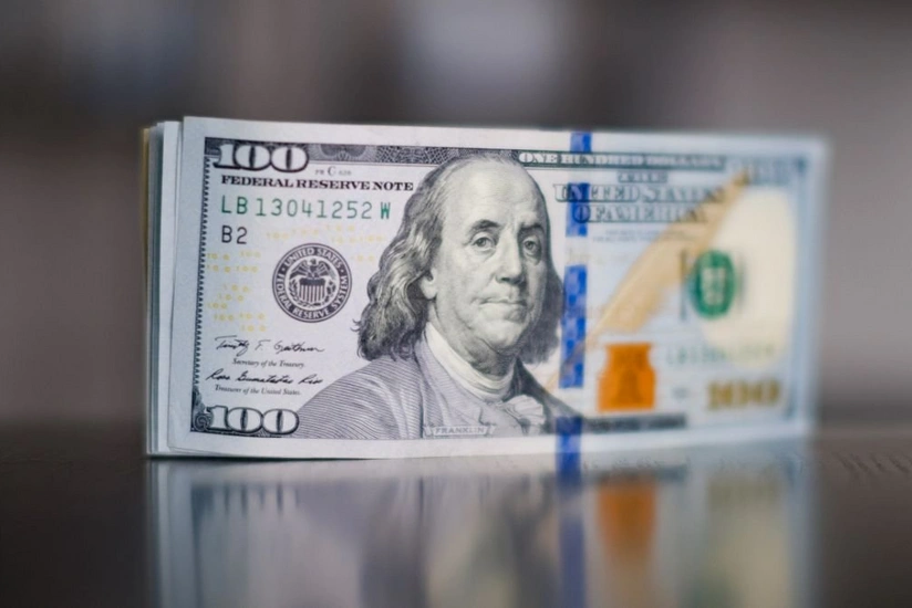 Доллар подешевел к мировым валютам на данных из США и Европы