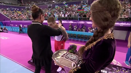 Azərbaycanın birinci xanımı Bakı 2015in medalçılarını mükafatlandırıb