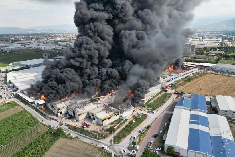 Пожар на заводах в Турции потушен