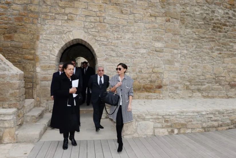 Azərbaycanın birinci xanımı Mehriban Əliyeva “Atəşgah məbədi” Dövlət Tarix-Memarlıq Qoruğunda olub