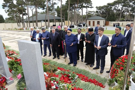Dini konfessiyaların rəhbərləri Polad Həşimovun və İlqar Mirzəyevin məzarını ziyarət edib - VİDEO