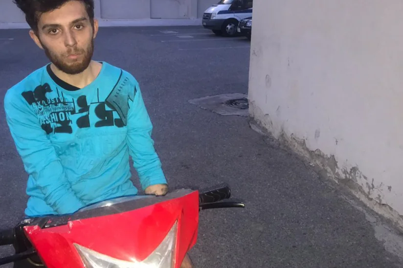 Bakıda apteklərdən oğurluq edən “Qırmızı mopedli” tutuldu