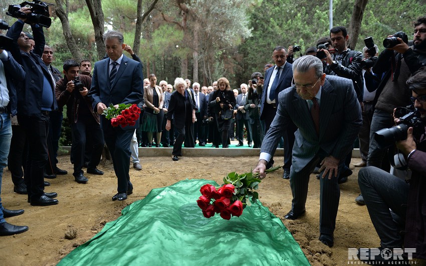 Lotfi Zadeh buried at 1st Alley of Honor in Baku