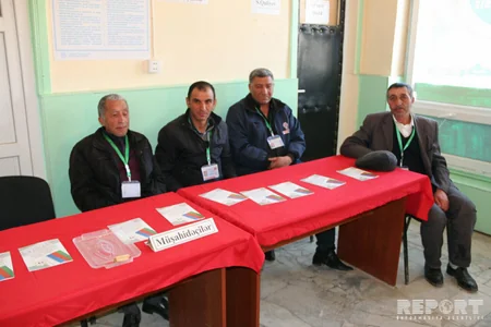 Kəlbəcərdən olan məcburi köçkünlər seçkilərdə fəal iştirak edir