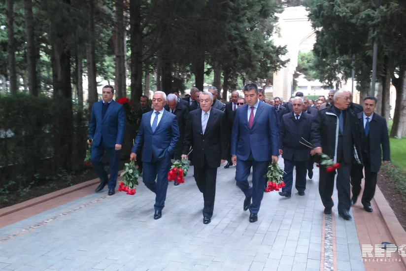 Azərbaycanda Energetiklər Günü qeyd edilir