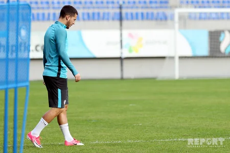 İngiltərənin Çelsi komandası Bakıda son məşqinə çıxıb